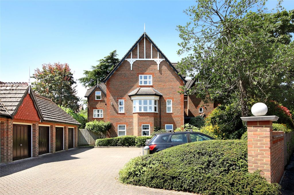 Property photo 1 of 9 External