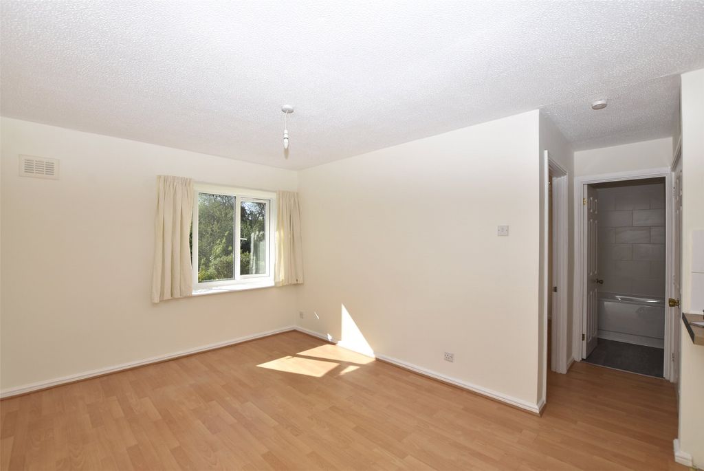 Property photo 2 of 7 Living Room