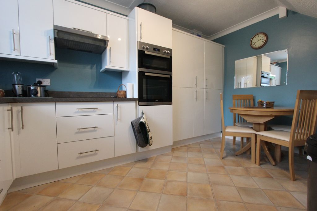 Property photo 2 of 13 Photo 12