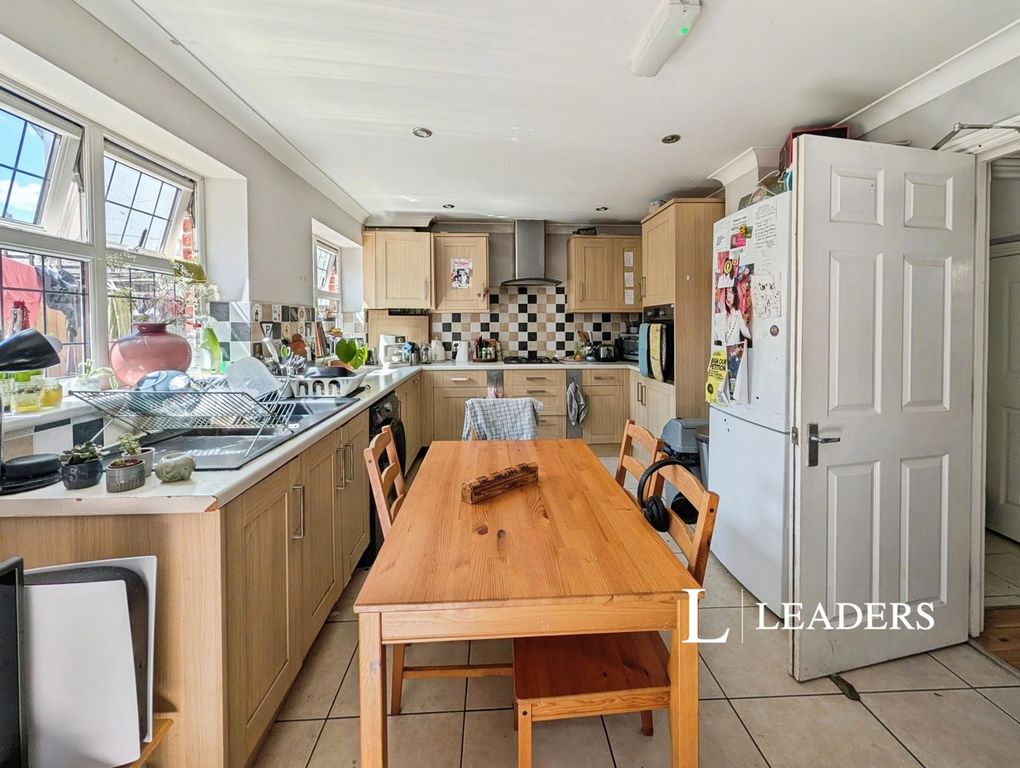 Property photo 2 of 10 Pbox-Img.Jpg