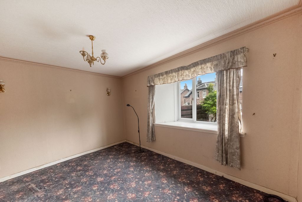 Property photo 3 of 28