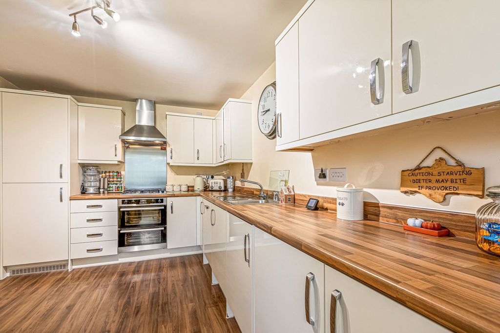 Property photo 3 of 22