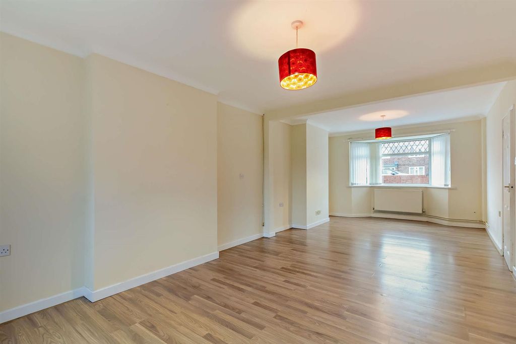 Property photo 3 of 15 8669142-Interior10-800.Jpg