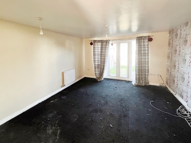 Property photo 2 of 13 Lounge