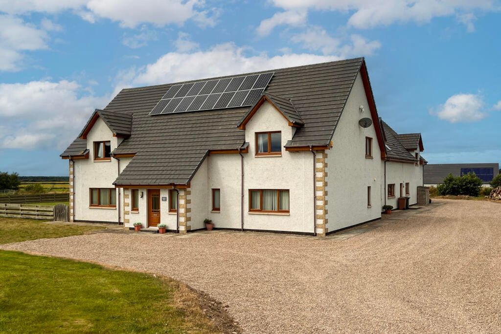 Property photo 1 of 30 Anoch Lea - Approach