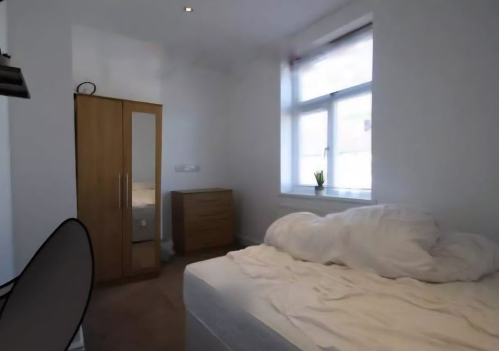 Property photo 1 of 4