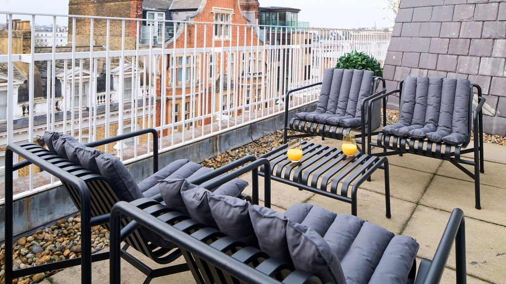 Property photo 2 of 14 Roof Terrace