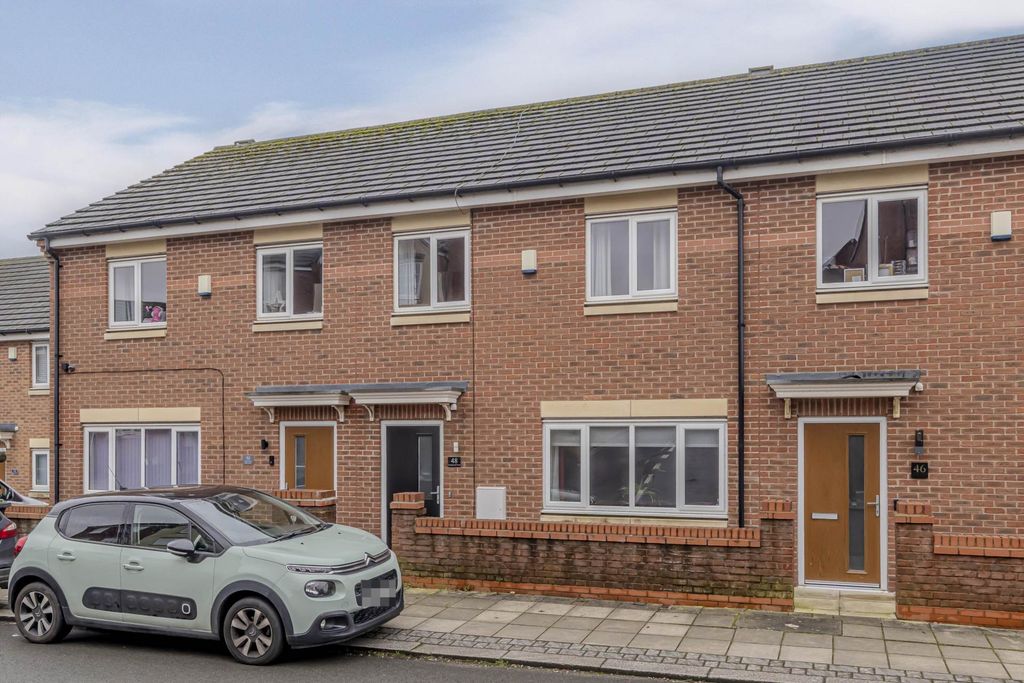 Property photo 1 of 26