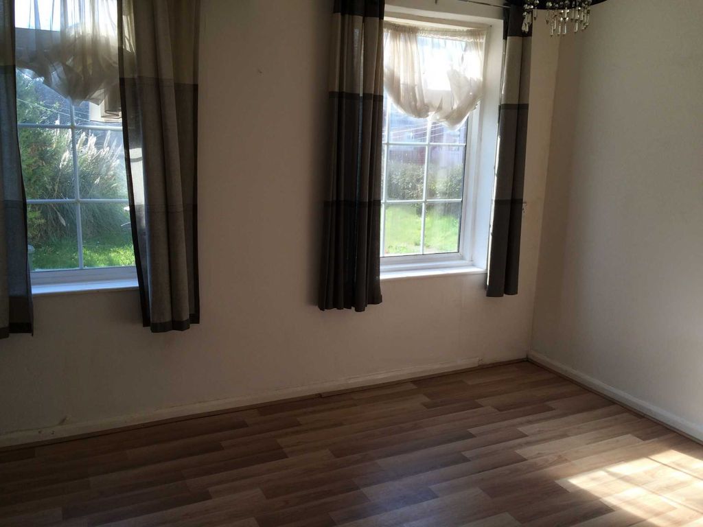 Property photo 2 of 4 Photo 5