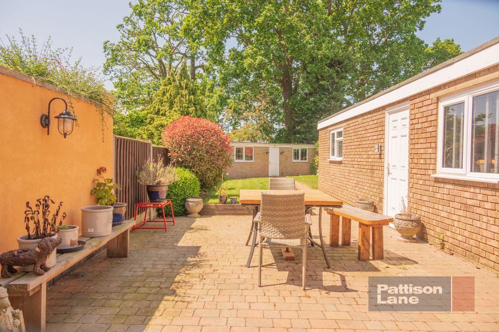 Property photo 2 of 9