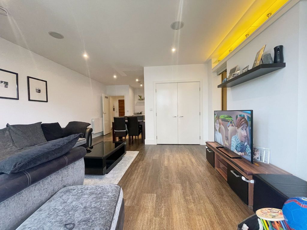 Property photo 3 of 11 Gallery