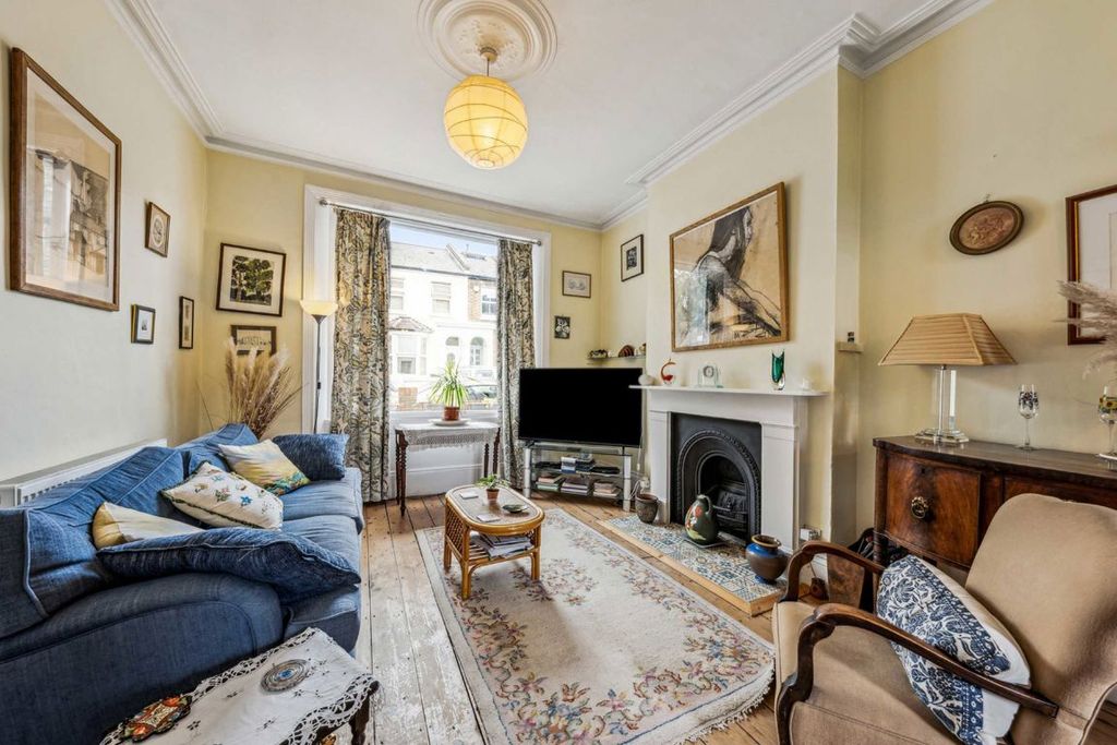 Property photo 2 of 11