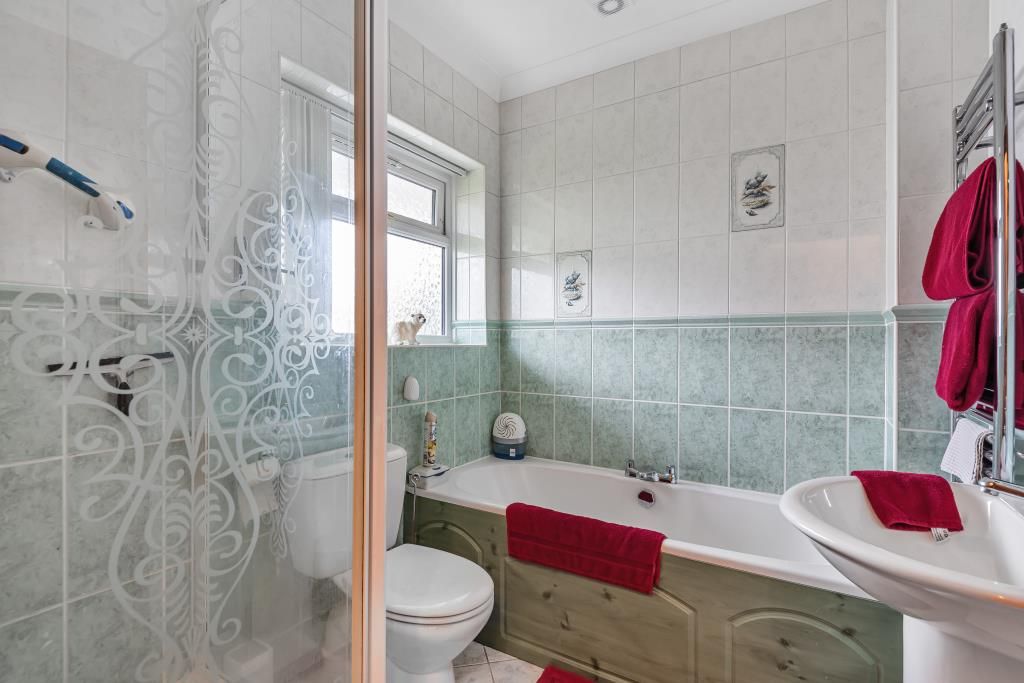 Property photo 3 of 10 Bathroom