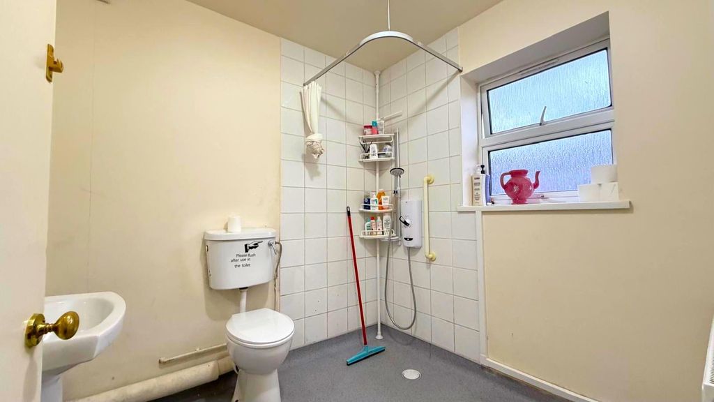 Property photo 3 of 8 3850Ccd5-Bfb8-4Eac-B3Da-22Cb7c769Cf1.Jpg