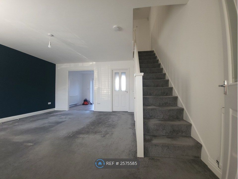 Property photo 3 of 11 Open Plan Living Room