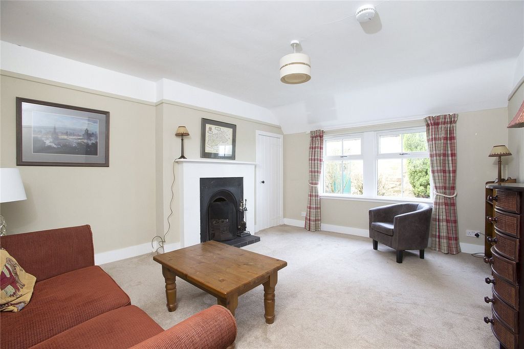 Property photo 3 of 18 Photo 3