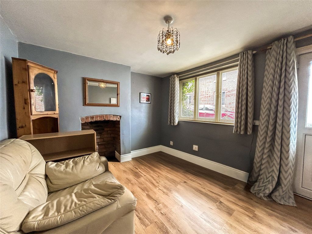 Property photo 2 of 8 Picture No. 05