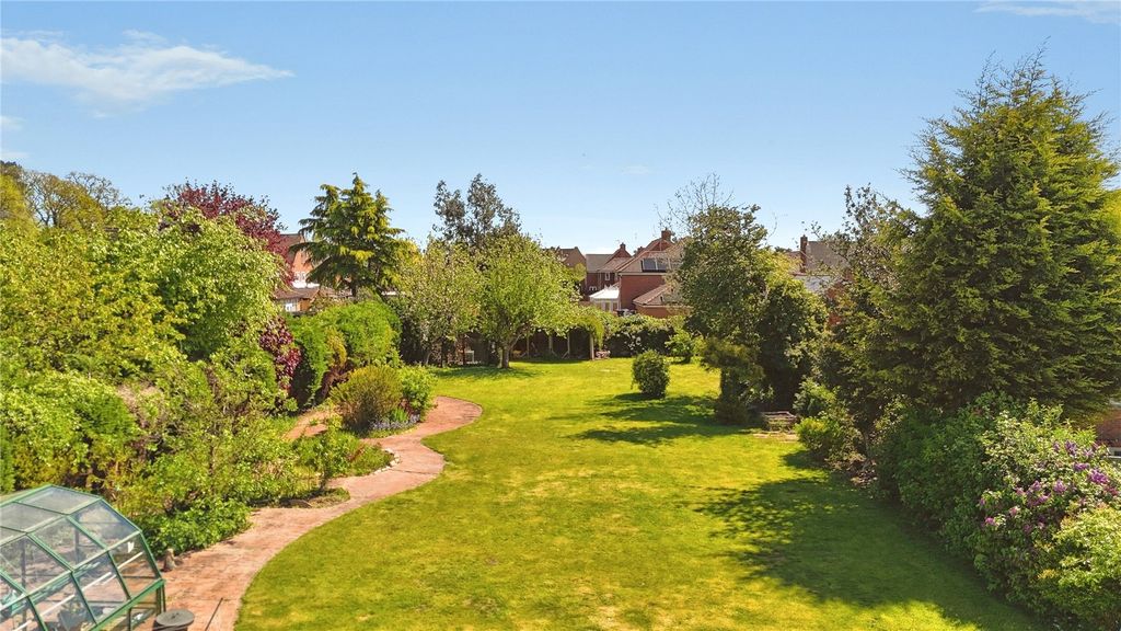 Property photo 2 of 33 Picture No. 36