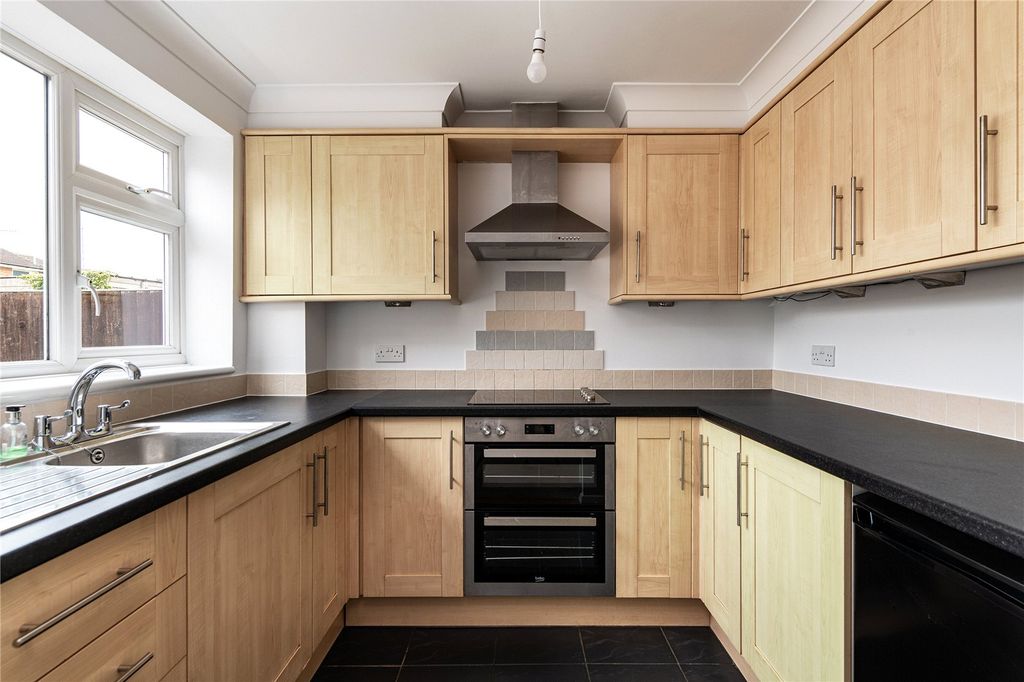 Property photo 3 of 19 Picture No. 12