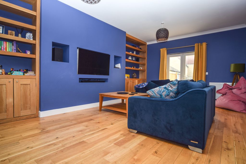 Property photo 3 of 23