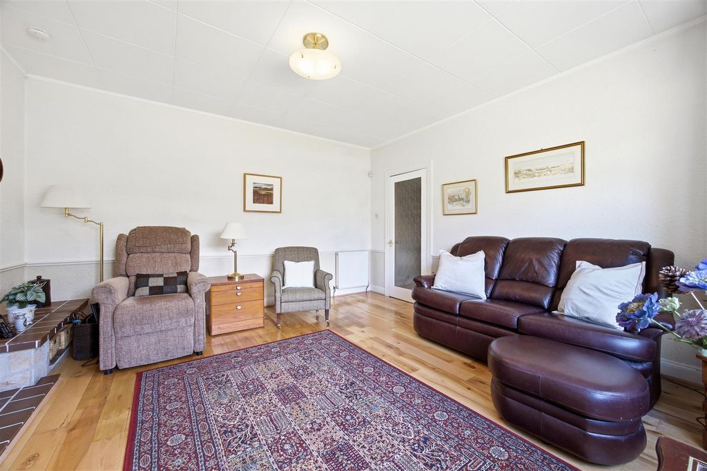 Property photo 3 of 37 45_Kirkintilloch_Rd_Glasgow_014.Jpg