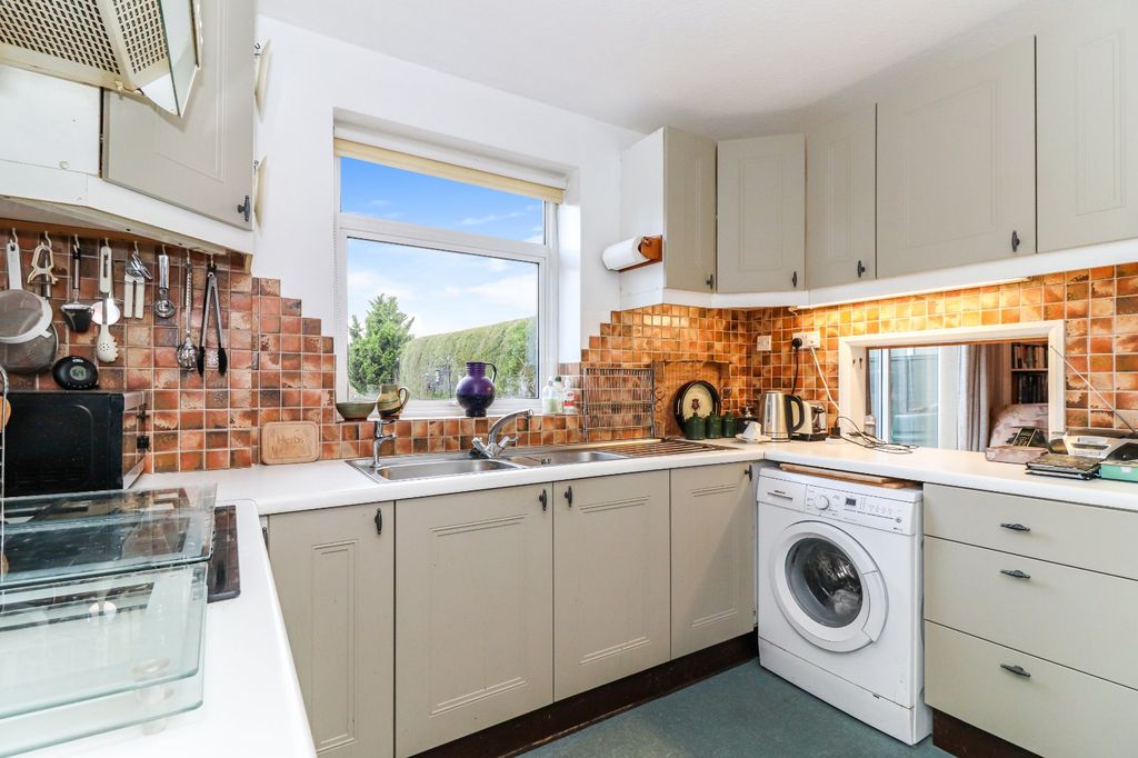 Property photo 2 of 17 Kitchen
