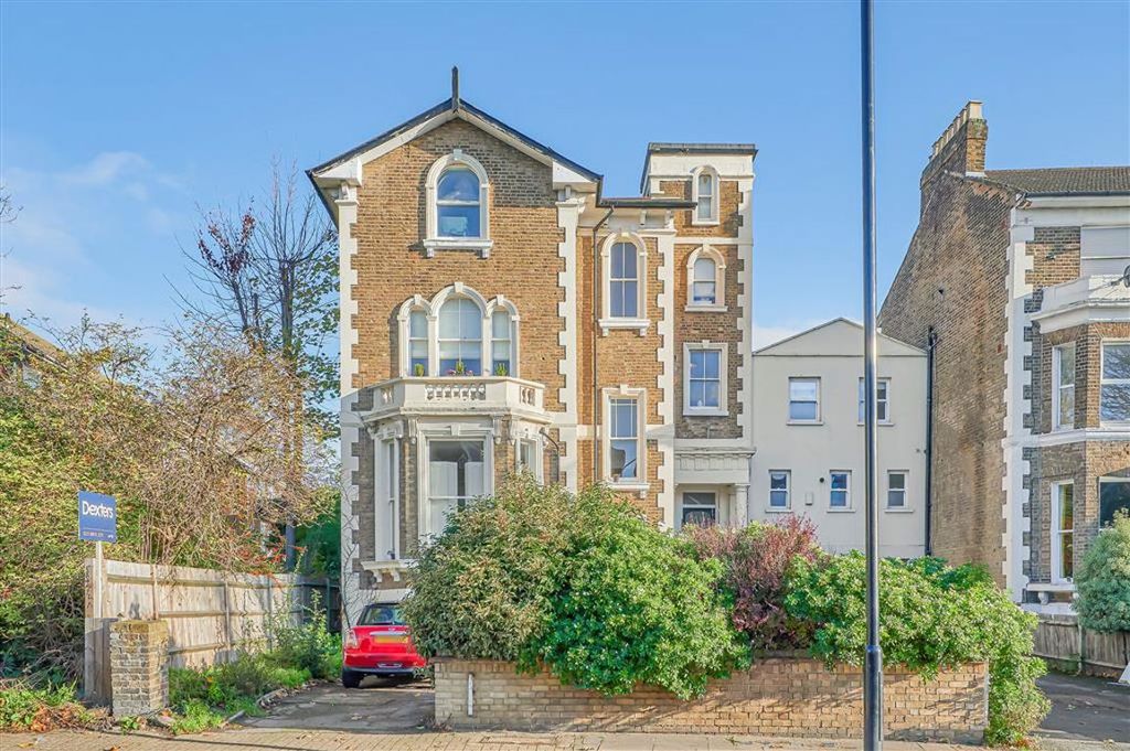 Property photo 1 of 8