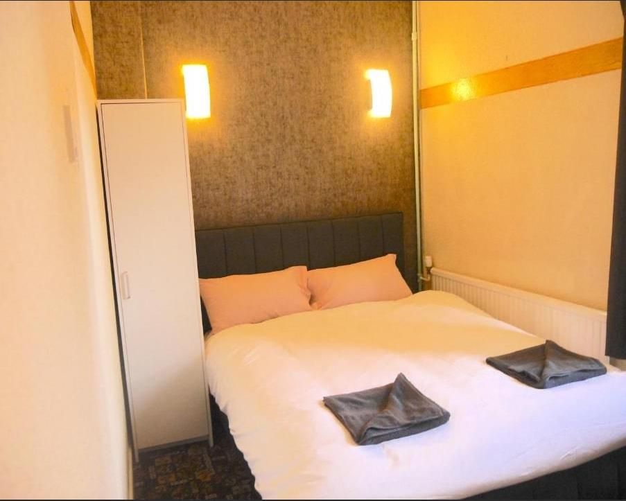 Property photo 2 of 18 3 c 2025-11-27 141952.Jpg