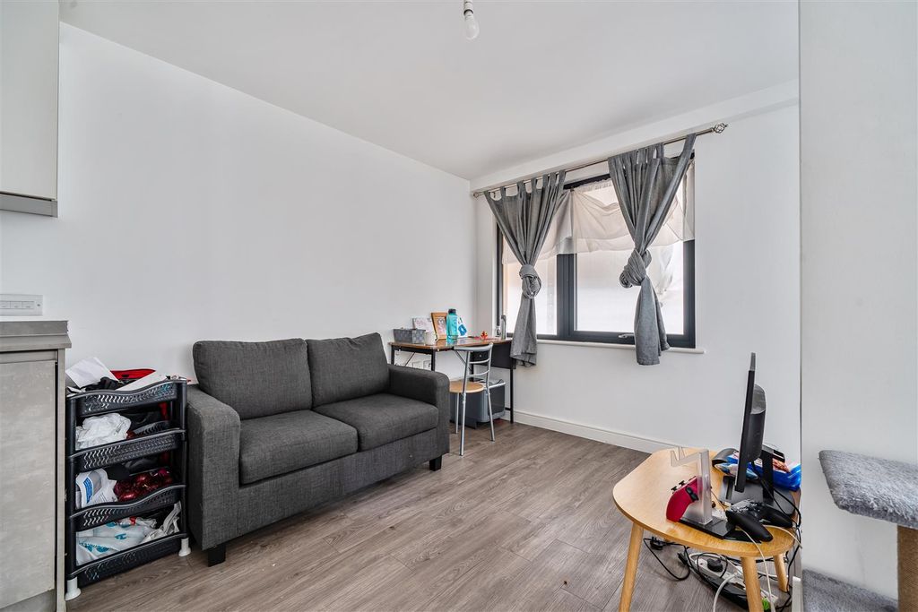 Property photo 3 of 12 1432263-4-69Bd78d3c2838.Jpg