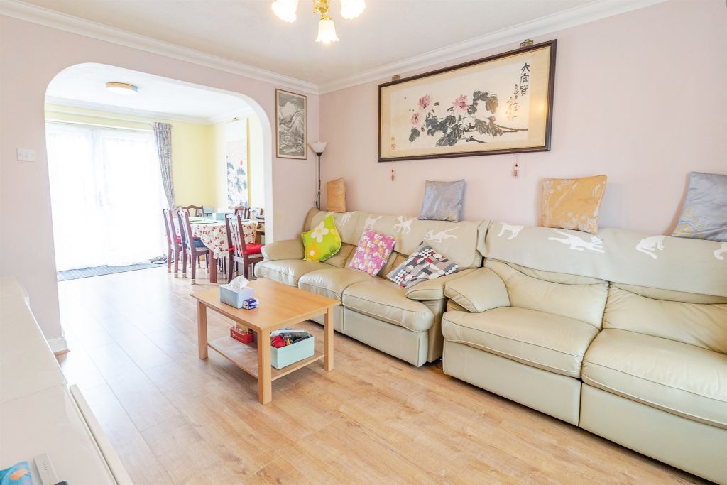 Property photo 2 of 17