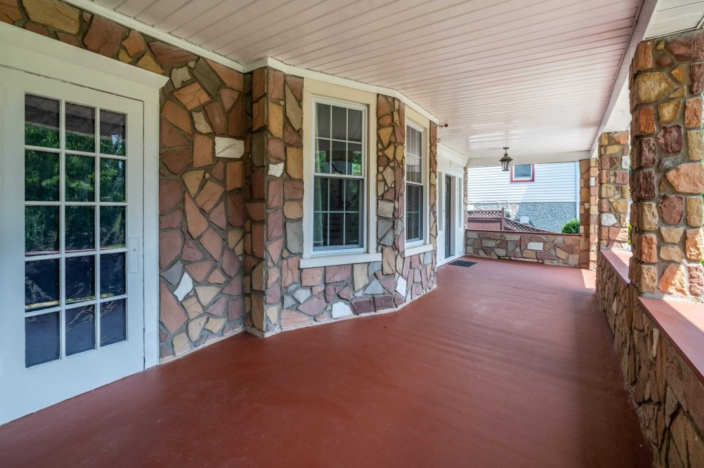Property photo 3 of 12 <Alttext/>