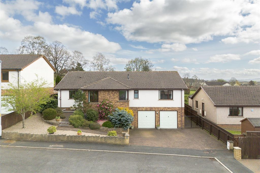 Property photo 1 of 37 45 Sand Croft