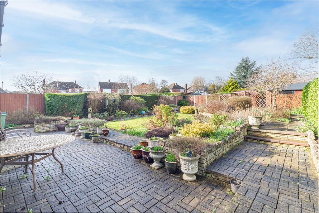 Property photo 3 of 27 Garden-2.Jpg