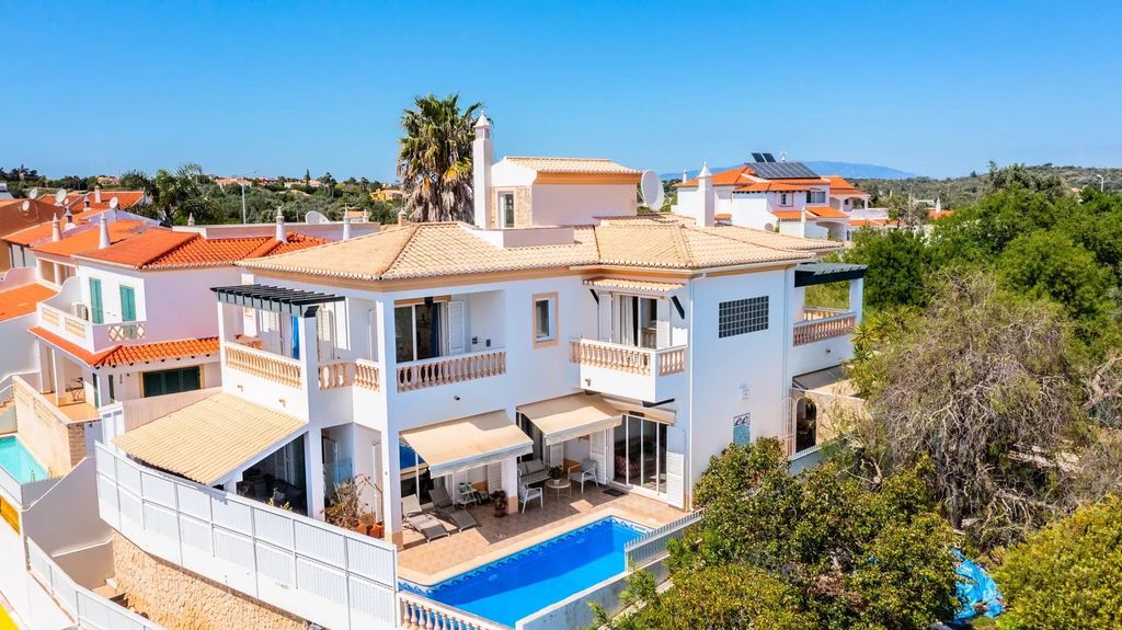 Property photo 3 of 119