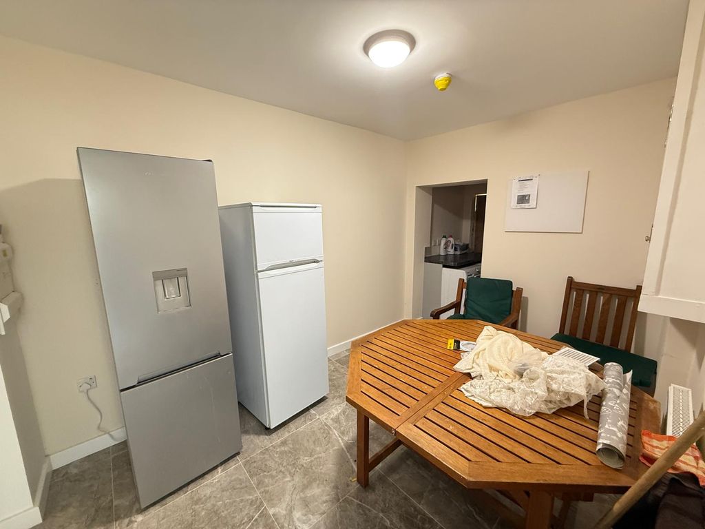 Property photo 1 of 8 Dinning 