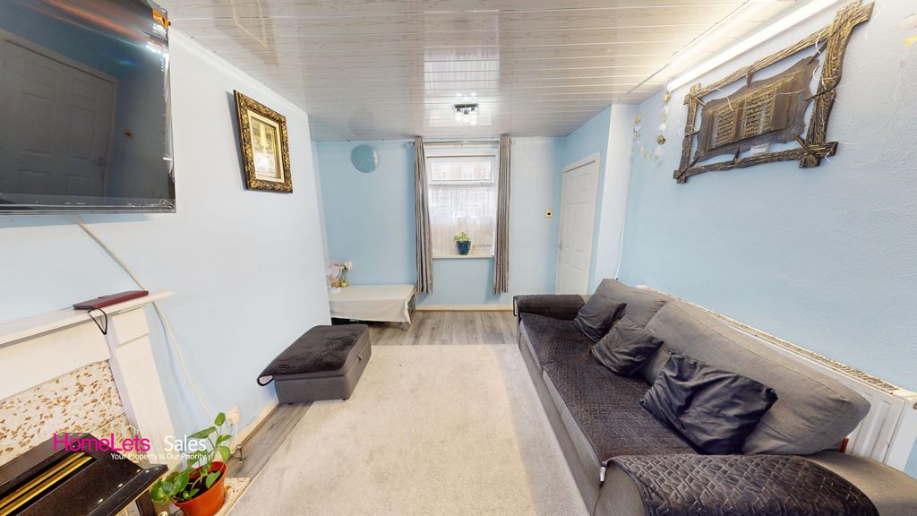 Property photo 3 of 13 91-Clayton-Road-08192025_092213