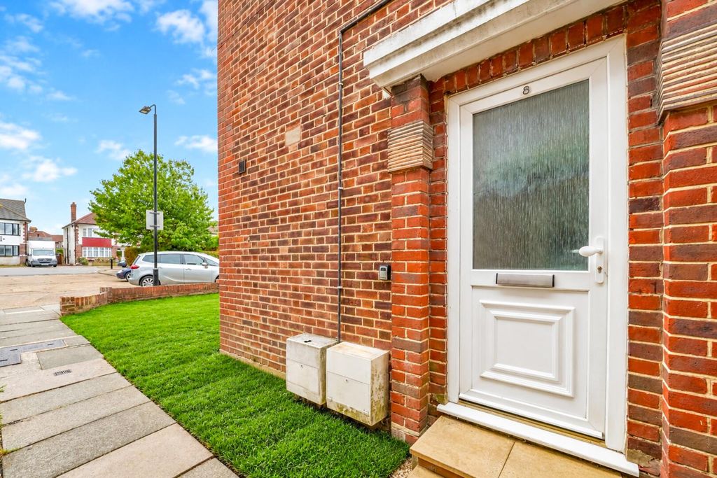 Property photo 3 of 17 Front (Exterior)
