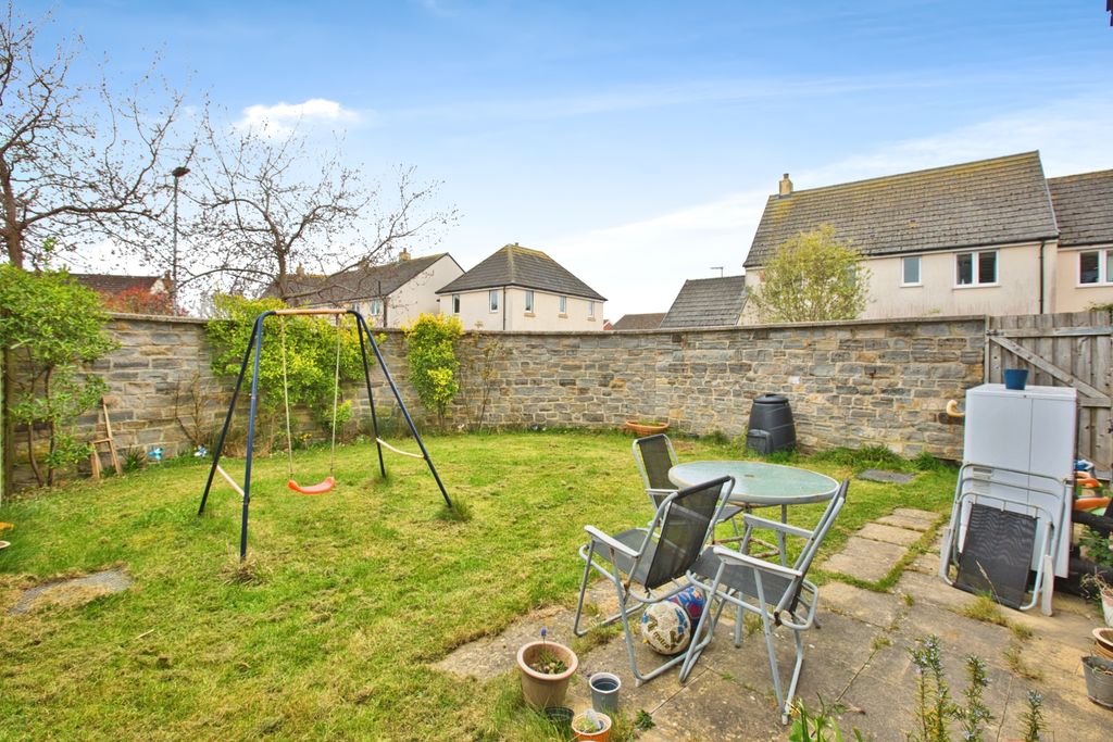 Property photo 3 of 18