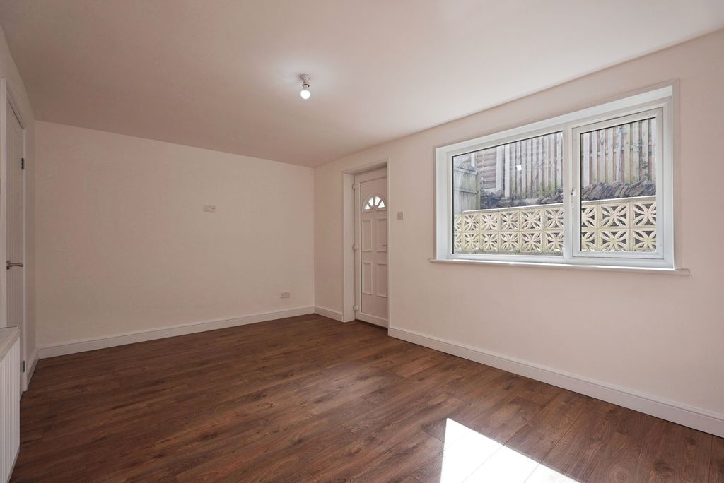 Property photo 2 of 20 Living Room