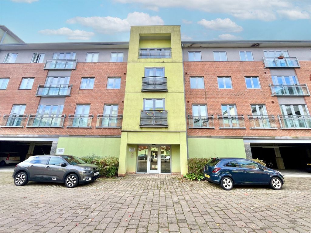 Property photo 1 of 8 External