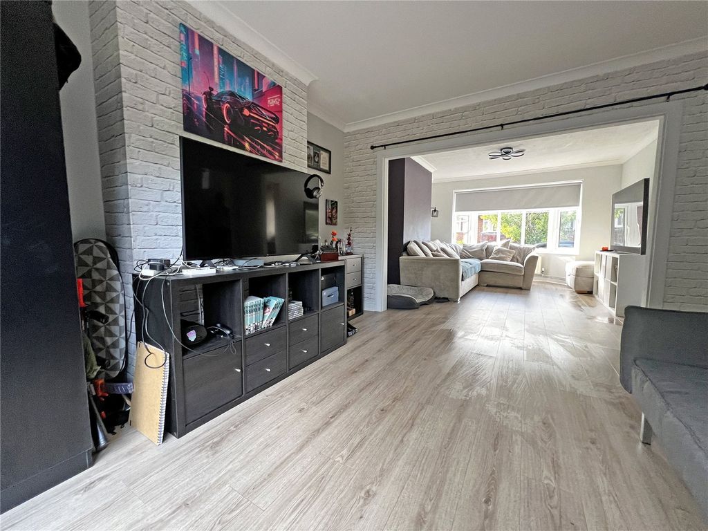 Property photo 3 of 16 Picture No. 11