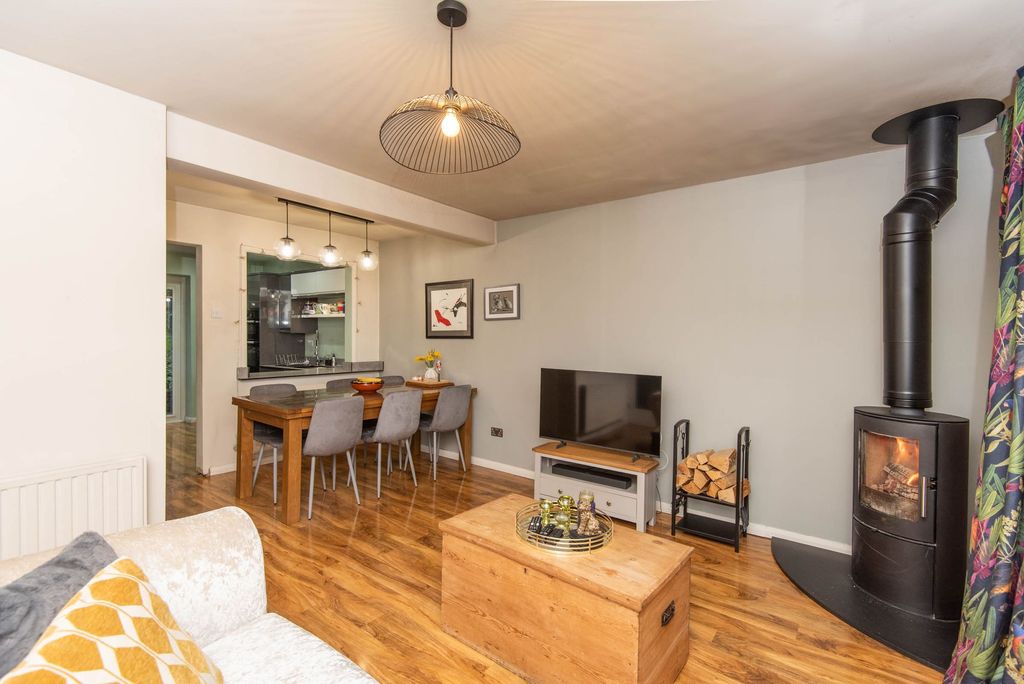 Property photo 3 of 22