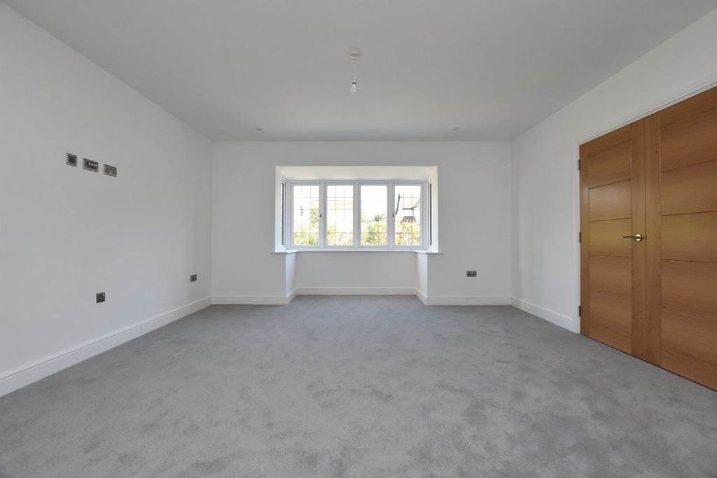 Property photo 3 of 23