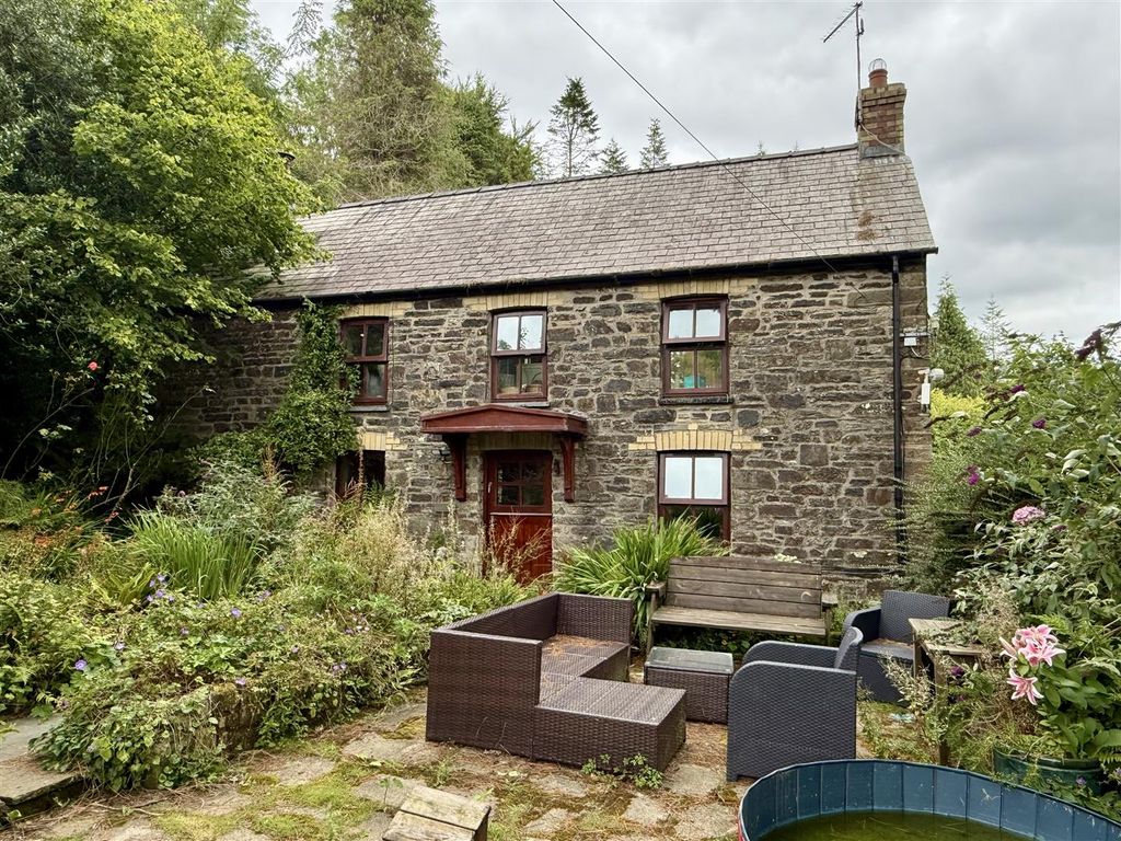 Property photo 2 of 67 The Farmhouse
