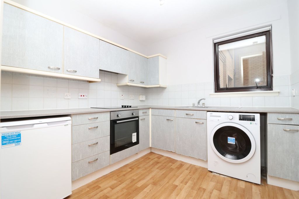 Property photo 3 of 11 Picture No. 13