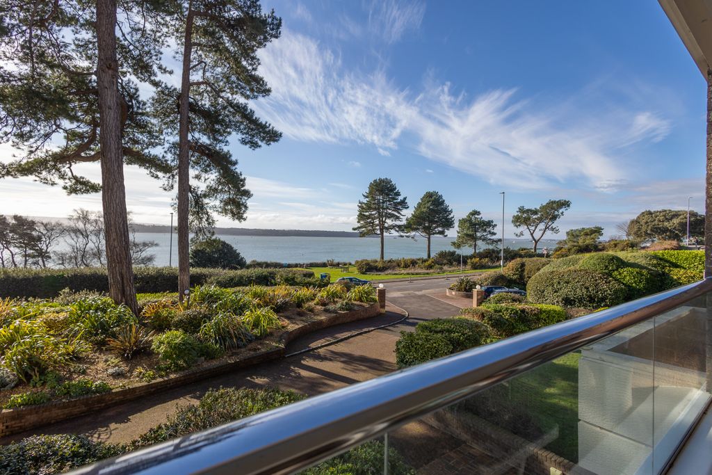 Property photo 1 of 19 R6M_0392