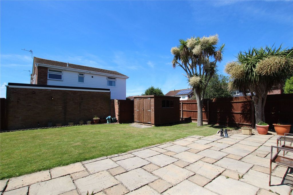 Property photo 2 of 19 Picture No. 16