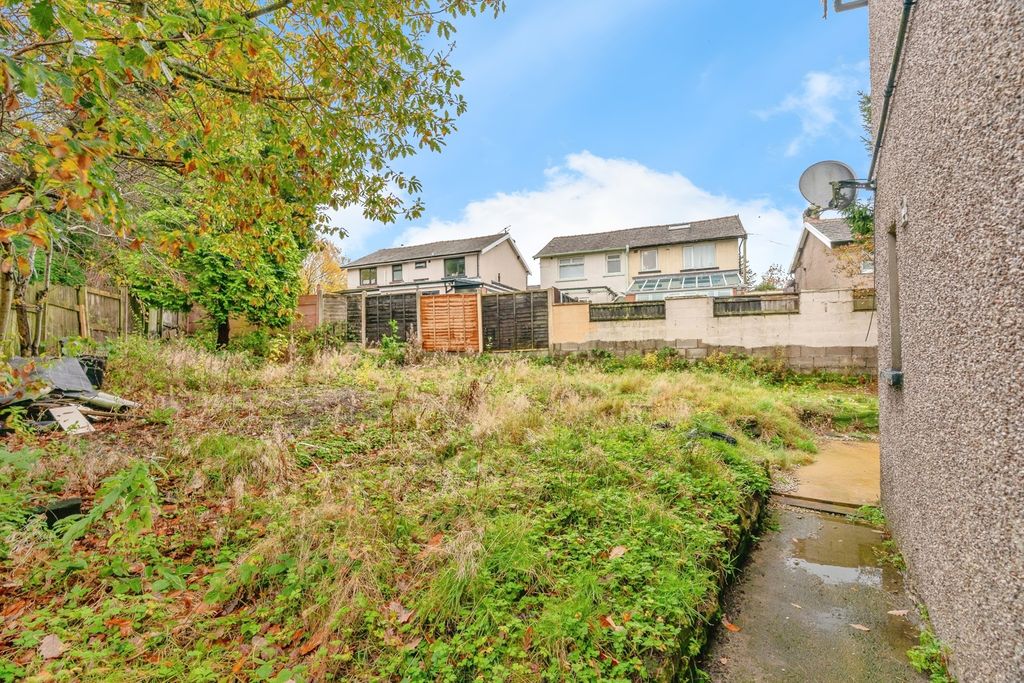 Property photo 3 of 15 Photo