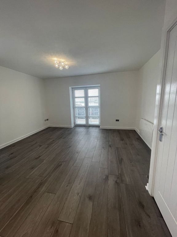 Property photo 3 of 6 Living Room