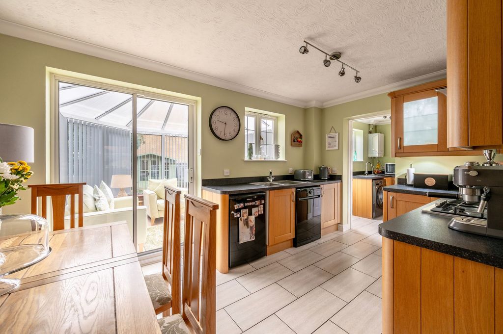 Property photo 3 of 20